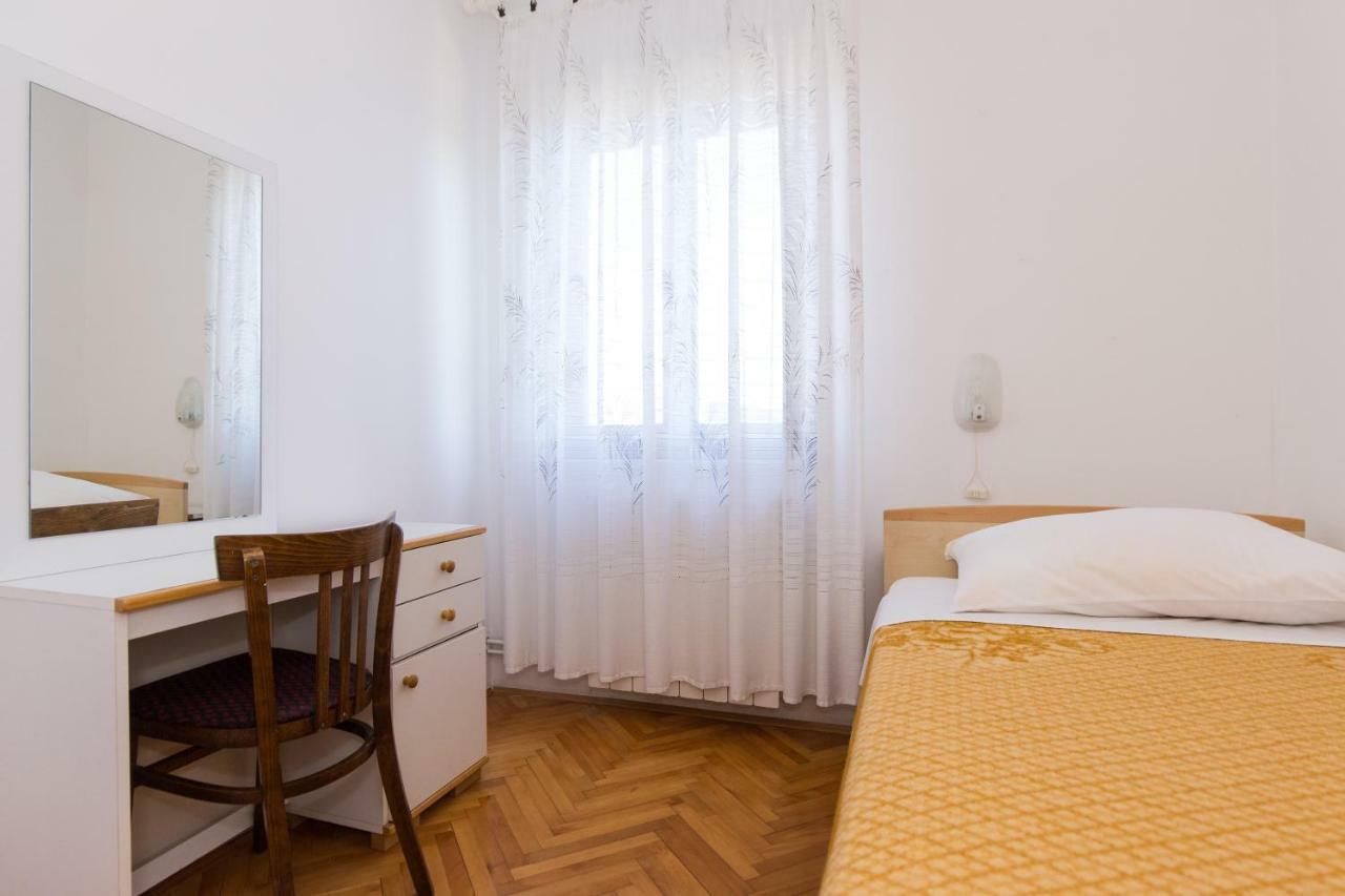 Apartment Pavacic Krk Town Exterior foto